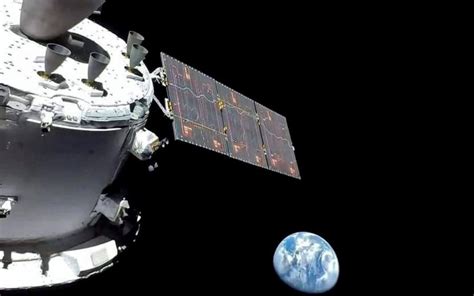 Artemis astronauts pass half-way point on way to Moon